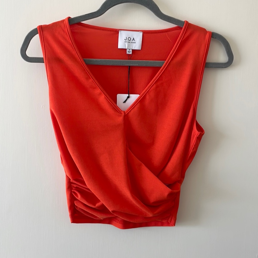 NWT JOA knit front twist top